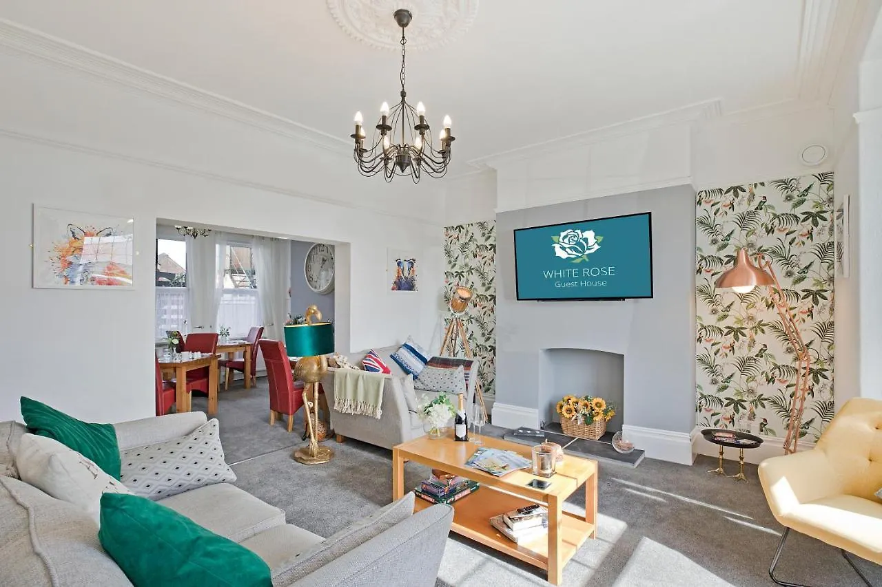 פילי White Rose Guest House